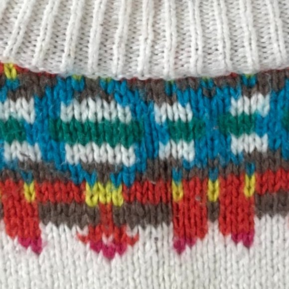 Patterned Sweater - Picture 6 of 7